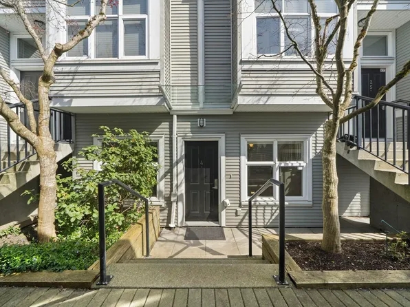 1203 Madison Ave #4, Burnaby, BC V5C 6R9