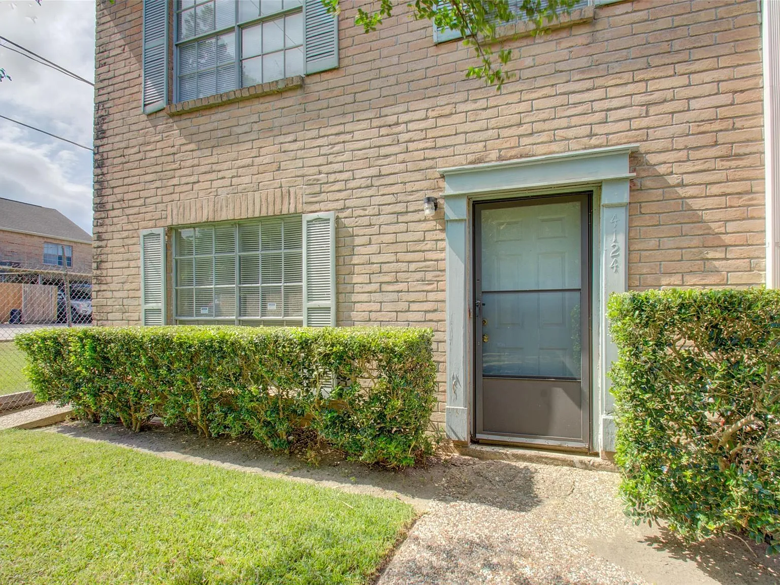 2 bed, 2.5 bath, 936 sqft, $1,350 — Photo 4