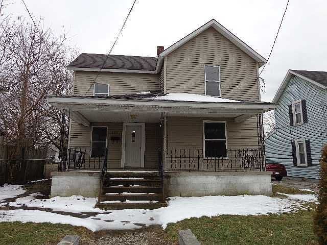 1st image of 827 Bennett St