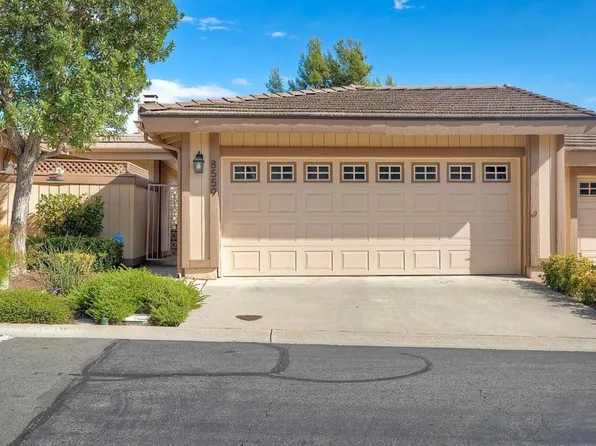 8559 Circle R Valley Ln, Escondido, CA 92026