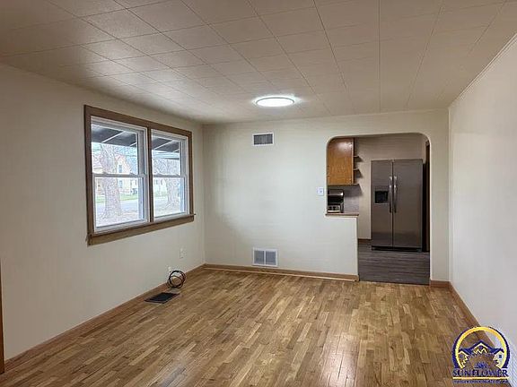 5th image of 1630 2nd Ave W