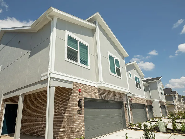 Skymor Pearland — Photo 16