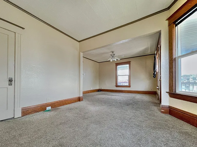1116 Yout St — Photo 4