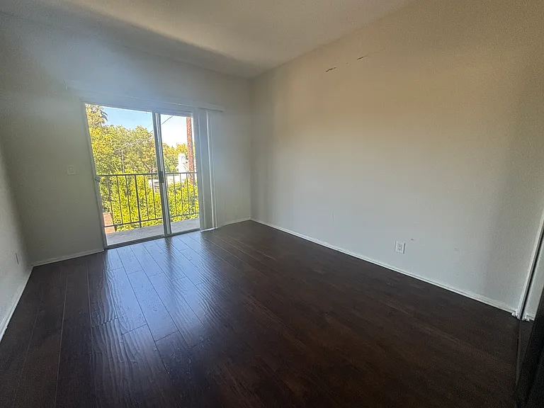 11925 Riverside Dr #3 — Photo 9