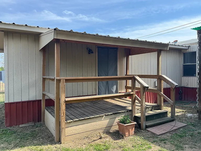 2702 Abilene St — Photo 4