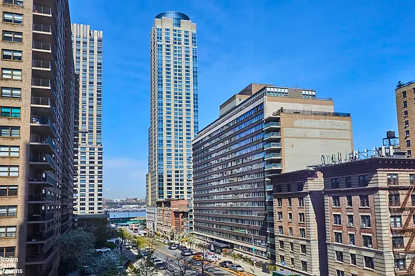 Rented by Brown Harris Stevens | media 8