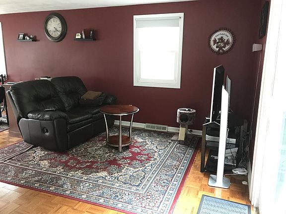 3rd image of 701 Woodhaven Ct