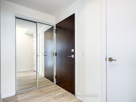 2nd image of 2221 Yonge St #4809