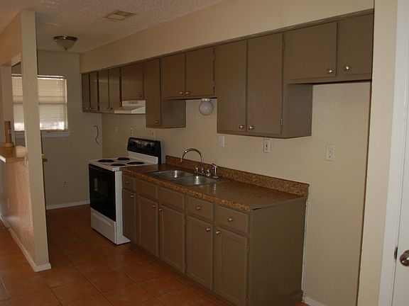 3rd image of 840 House St
