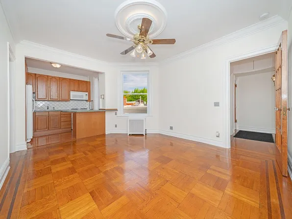 728 41st St APT 3F, Brooklyn, NY 11232