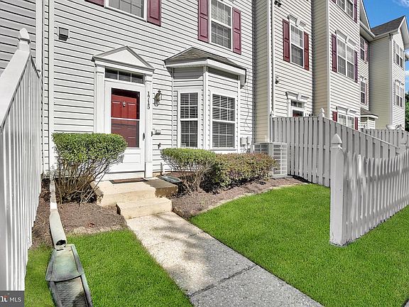 2nd image of 1715 Barnett Ct