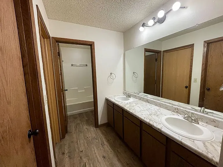 1153 Imperial Cir — Photo 7