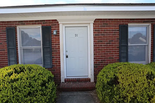 140 Lanier Dr Photo 1