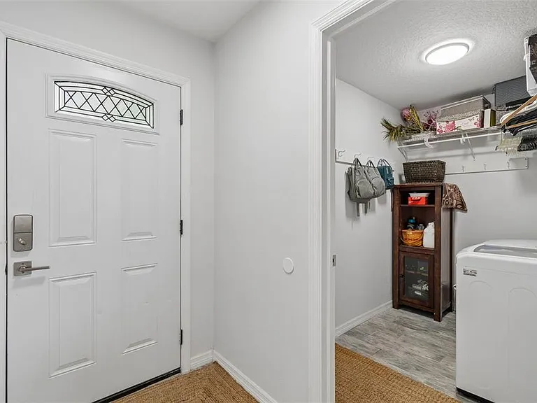 5440 Leahy Ln — Photo 4