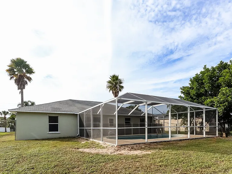 1413 SW 11th Pl — Photo 15