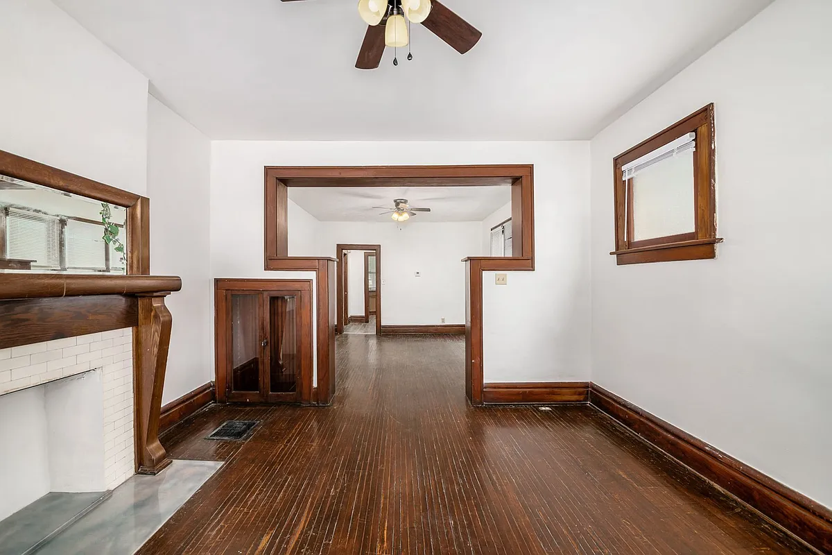 Building Photo - 1466 Summit St #MAIN