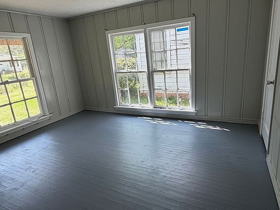 4th image of 2810 Morningside Dr