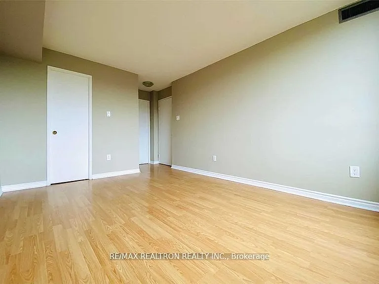 3050 Ellesmere Rd #911 — Photo 7