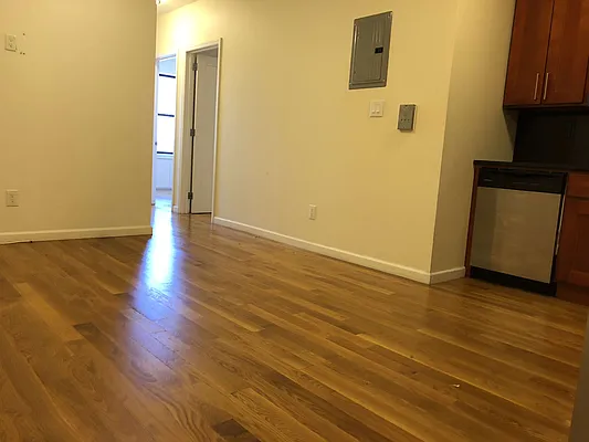 Rented by Realty 2000 Corp | media 24