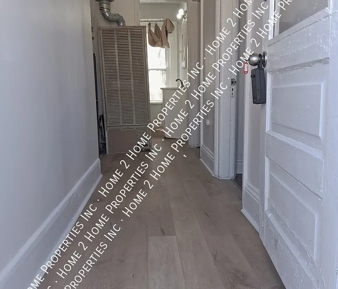 261 Curry Ave — Photo 3