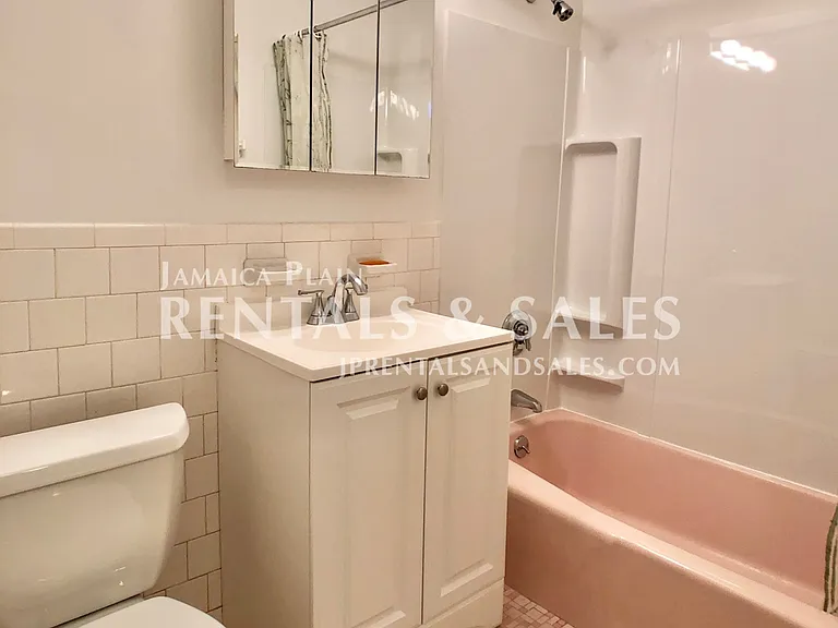 804 Centre St #5 — Photo 8