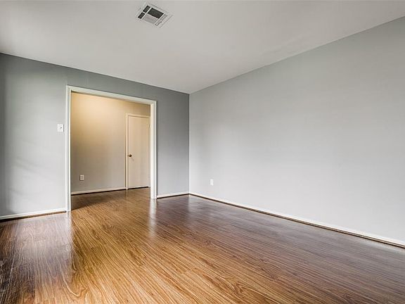 5th image of 6023 Benning Dr