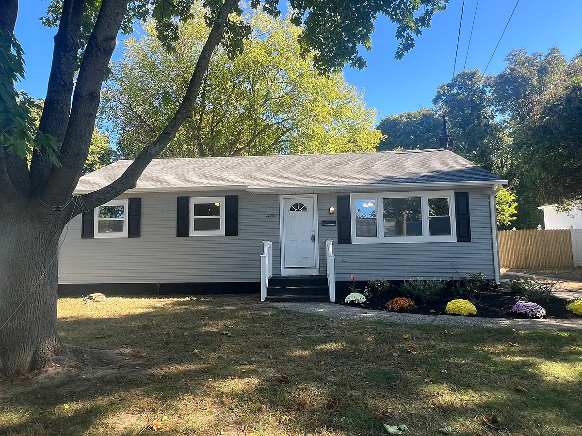 Building Photo - 424 N Howell Ave
