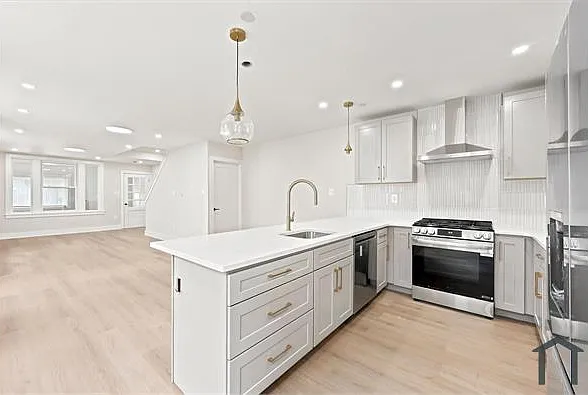 6211 Larchwood Ave — Photo 4