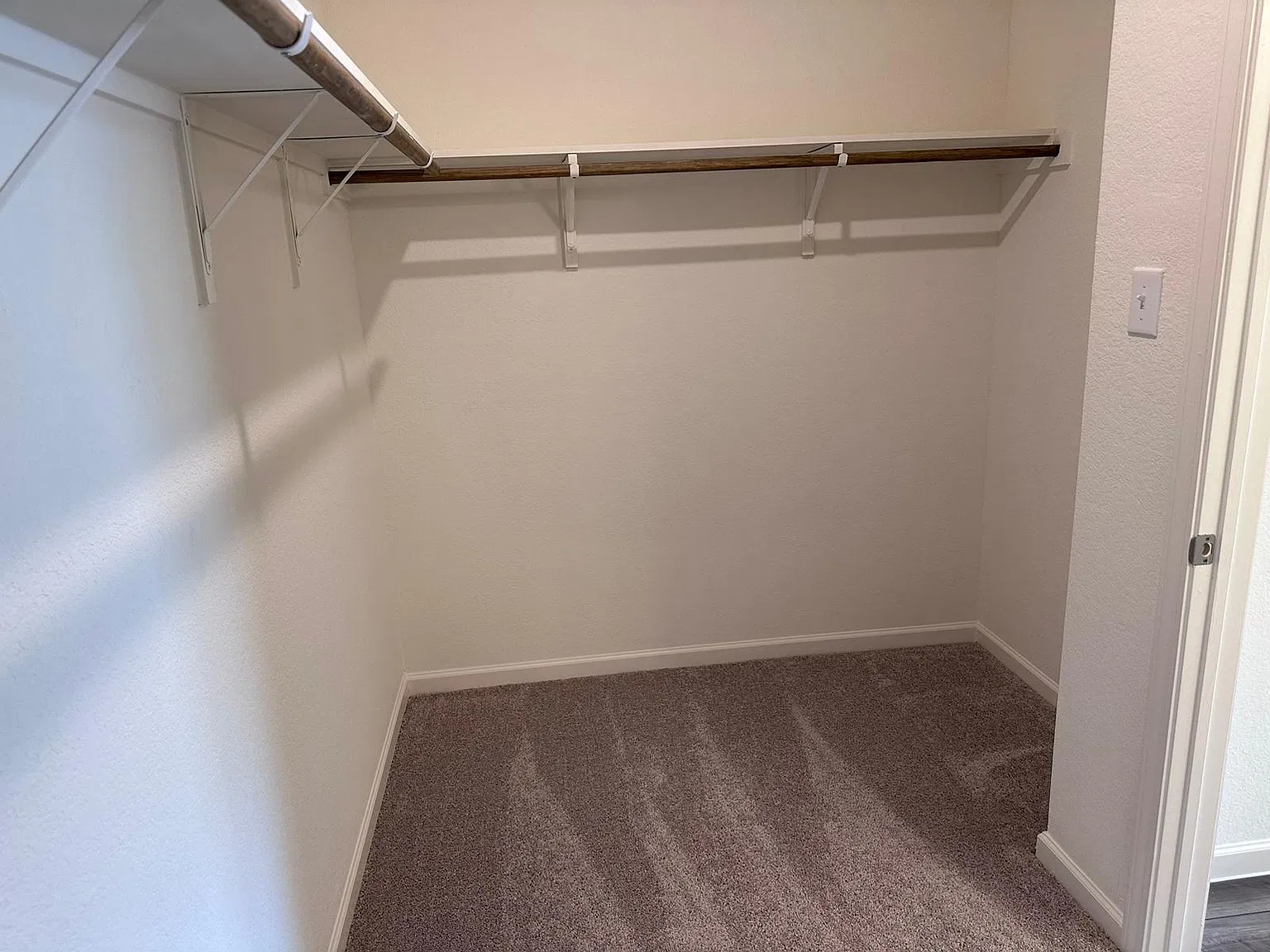 4 bed, 1949 sqft, $2,175 — Photo 4