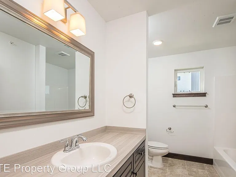 Altitude Apartments — Photo 15