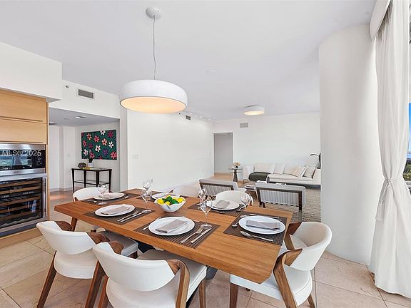 4th image of 101 20th St #3903