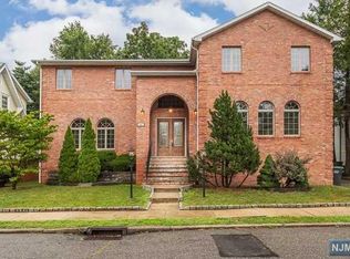 63 Terrace St, Bergenfield, NJ 07621