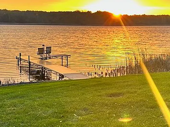28329 Lakeside Ln, Lindstrom, MN 55045