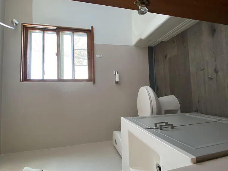 80 Romaine Ave #B — Photo 4