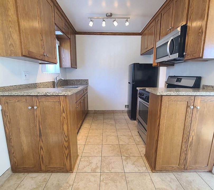 1st image of 806 Austin Ave APT 3