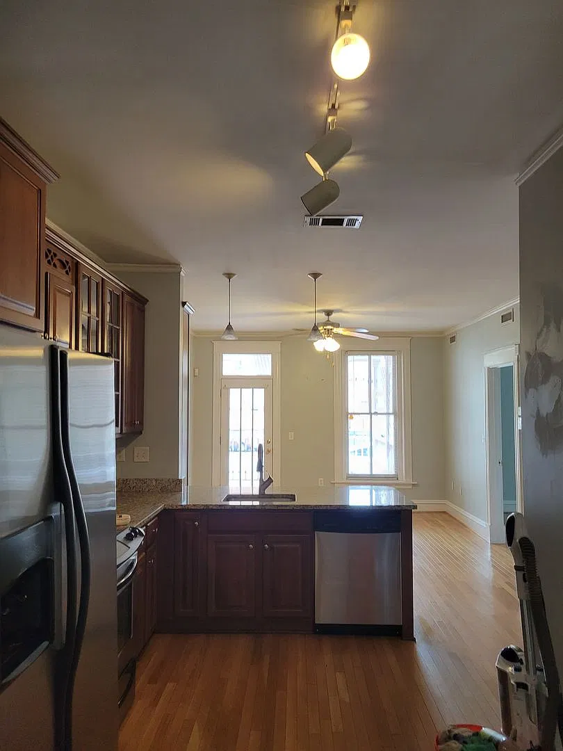 1 Bedroom Condo on Park Avenue within walking distance to shops, restaurants, VCU — Photo 2