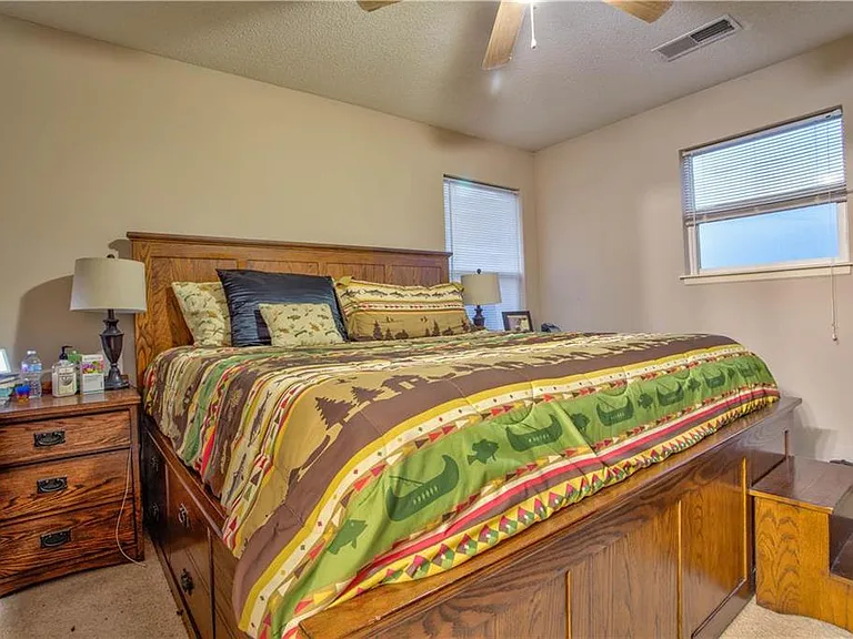 425 Hawthorne Blvd #1 — Photo 8