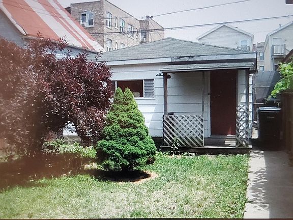 2nd image of 929 N Francisco Ave #1