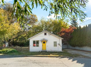 1923 Lindahl St, Kelowna, BC V1Y3Z6