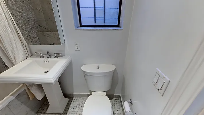 Rented by Level Group | media 3