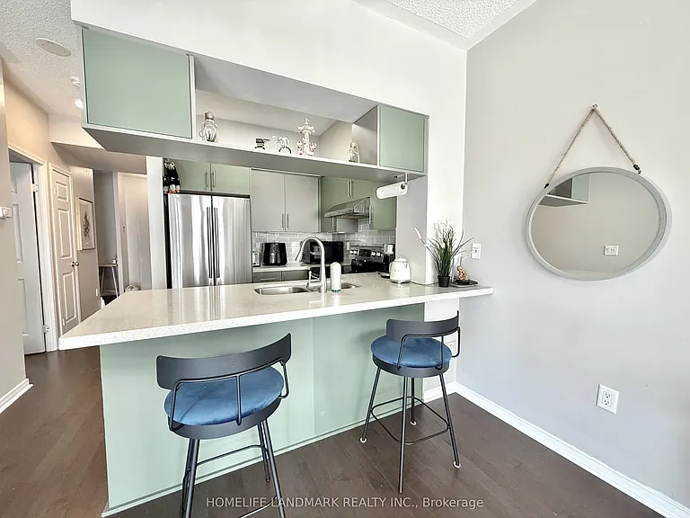 909 Bay St #701 — Photo 11