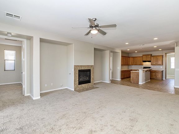 3rd image of 642 E Diamond Dr