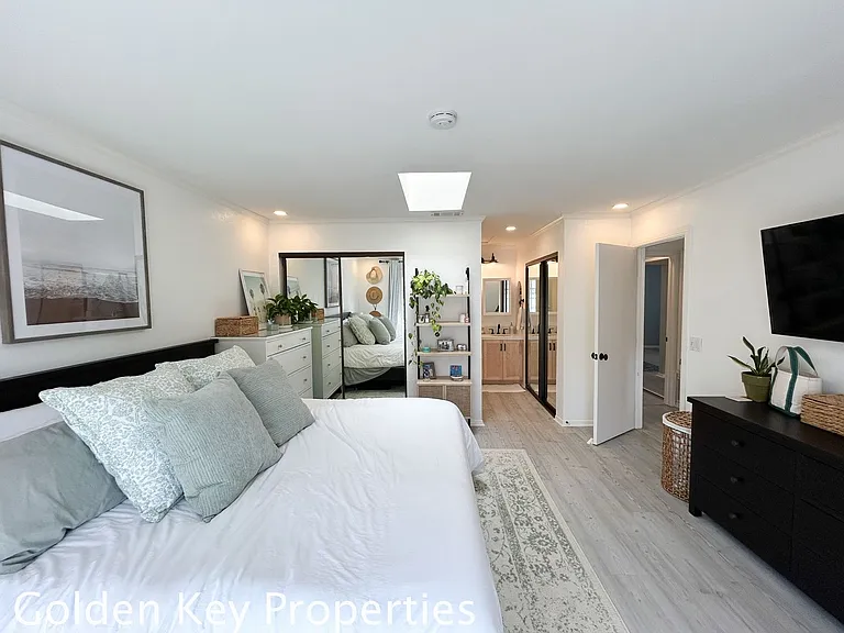 2372 Altisma Way #B — Photo 18