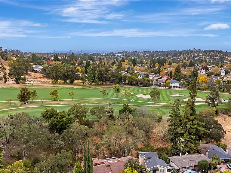 825 Golf Club Cir — Photo 18