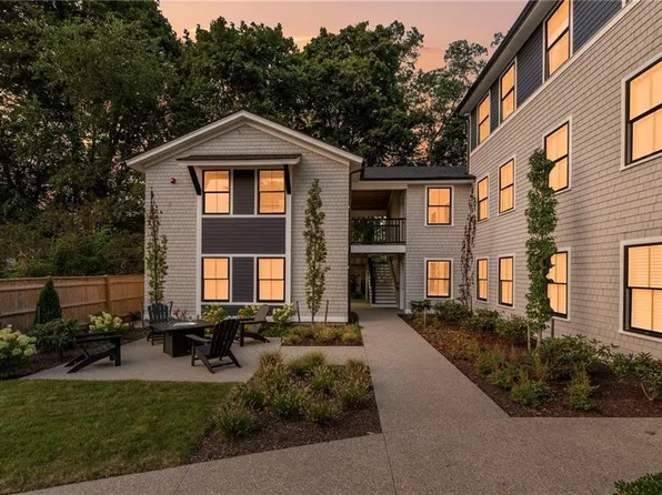32 Exchange St #203, East Greenwich, RI 02818
