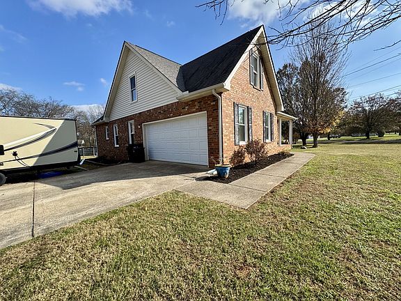 2nd image of 2137 Sassafras Dr