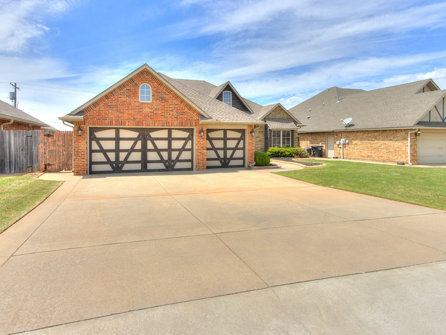 3 bed, 2.5 bath, 2225 sqft, $2,250 — Photo 2