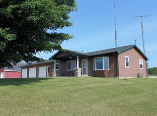 9520 E Arthur Rd, Hesperia, MI 49421