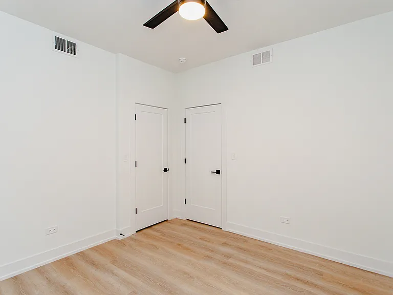 2204 N Kedzie Blvd #2 — Photo 8
