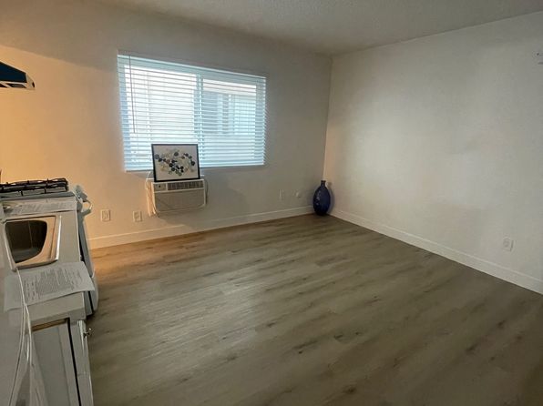 7744 Reseda Blvd #5